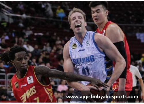 深圳队宣布签下前NBA球员马修斯，提升内线实力，助力控制比赛节奏 - 副本
